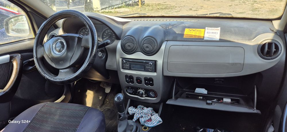Dezmembram Dacia Sandero 1.5 dci 2011