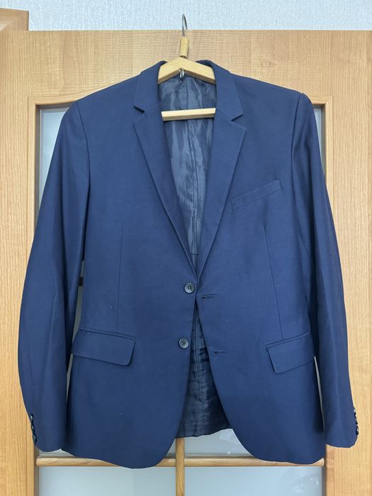 Продам костюм