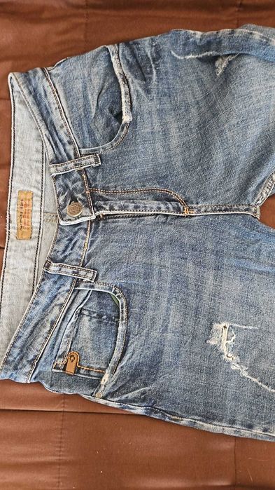 Blugi damă skinny mărimea 27 – model  prespălat și rupturi