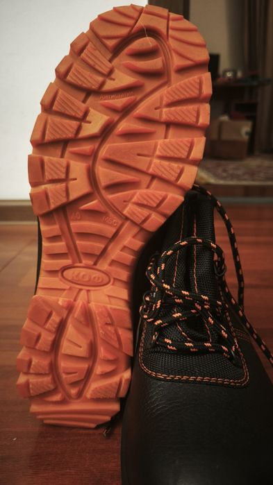 Спецобувь, новая