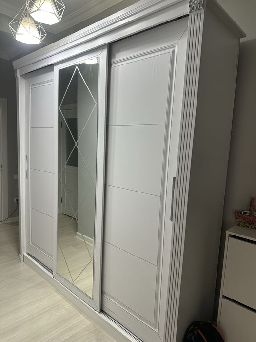 Шкаф большой вместительный