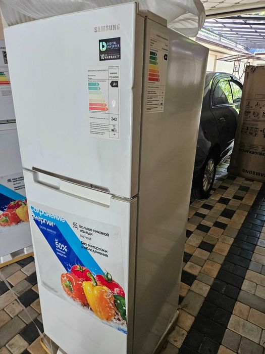 Новый холодильник Samsung RT22