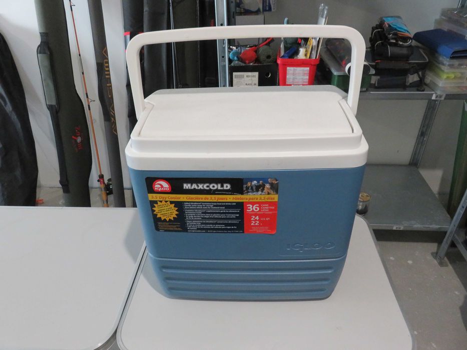 Хладилна кутия Igloo Maxcold 22 l и кутии за воблери Flambeau и Plano