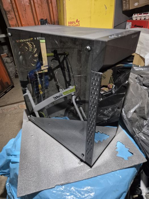 Carcasa PC Gigabyte C200 Glass, Mid tower