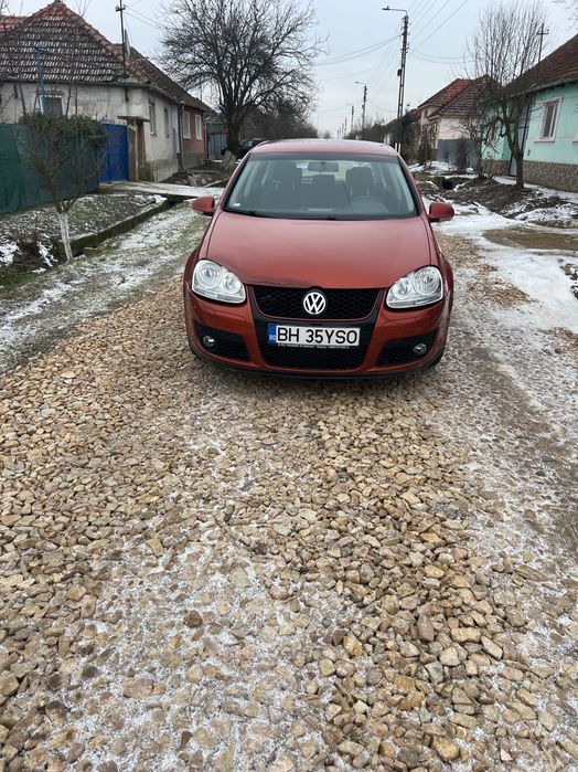Vând Volkswagen Golf 5