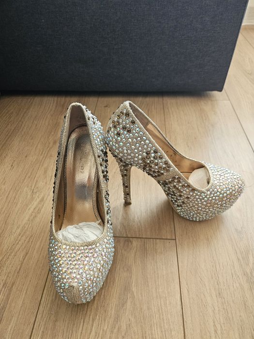 Дамски официални обувки на ток