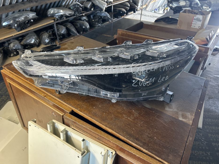 Ляв фар за Toyota corola cross full led