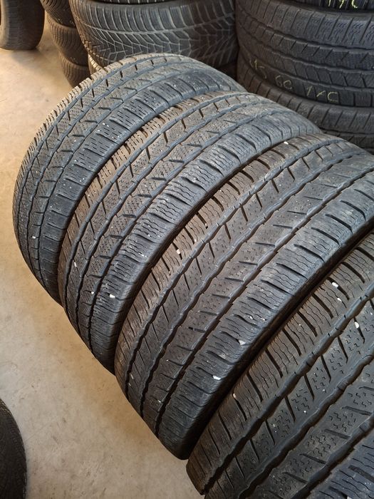 4 Anvelopele de iarnă 205 75 r16C Continental