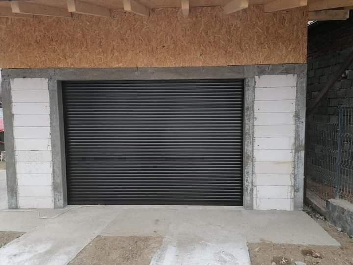 Usi garaj rulou cu lamele din aluminiu