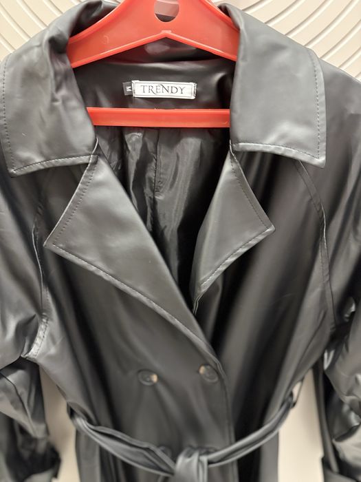 Продам кожаный тренч