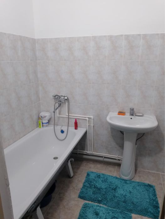 3 бөлмелі үй жалға беріледі,