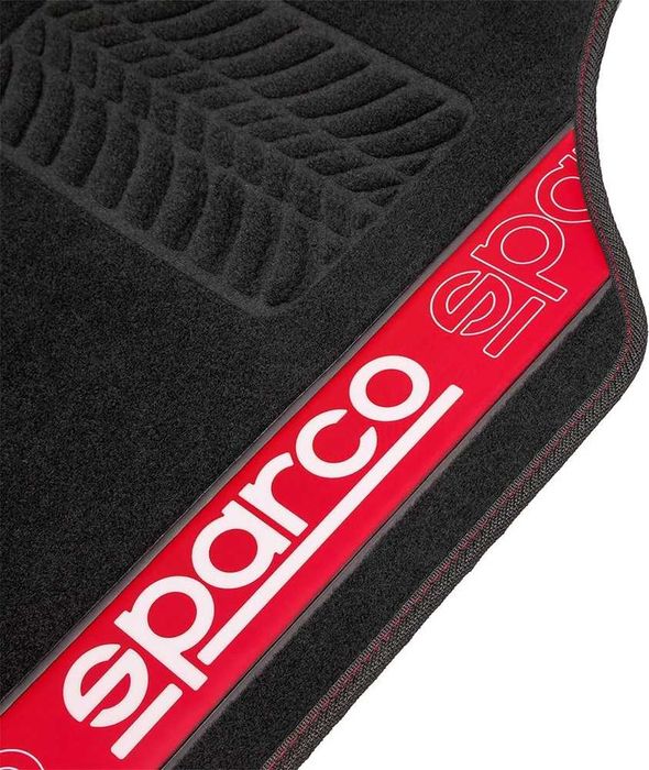 Комплект универсални автомобилни стелки Sparco с Червени кантове.