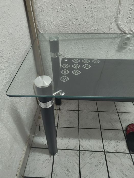 Маса и четири стола