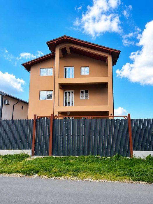 Cazare Costinești – 3 Minute de Beach, Please! Camere cu baie proprie, Bucătărie, Curte & Parcare privată