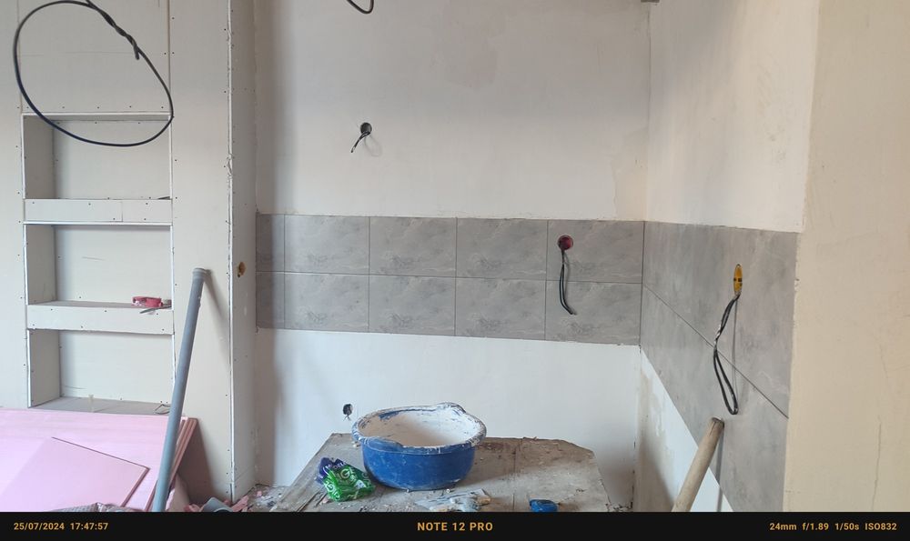 Гипсакартон,пластик ,ленониум, кафель териш ишларинг киламиз.