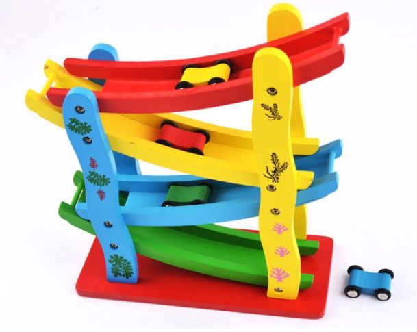 НАМАЛЕНИЕ! Цветна дървена писта на четири нива + четири колички НОВО!