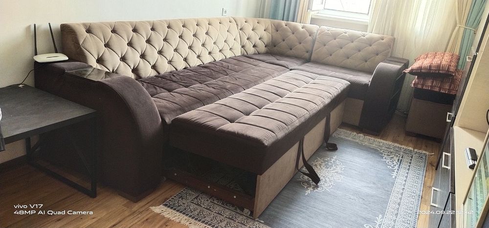 Угловой диван сотилади