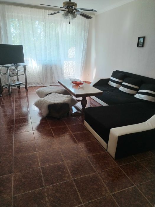 Дава се под наем Тристаен апартамент в София, Център - 88 кв.м за 433.5 € - Снимка #2