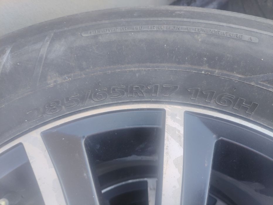285/65/17 комплект резины с дисками