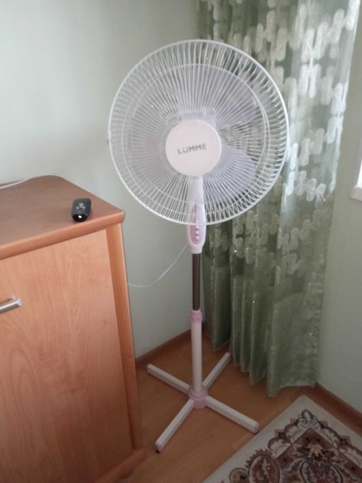 вентилятор напольный с пультом.