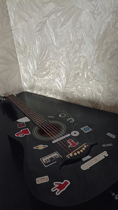 Акустическая гитара