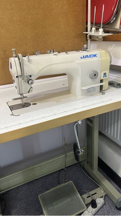 Промышленная машинка прямострочка