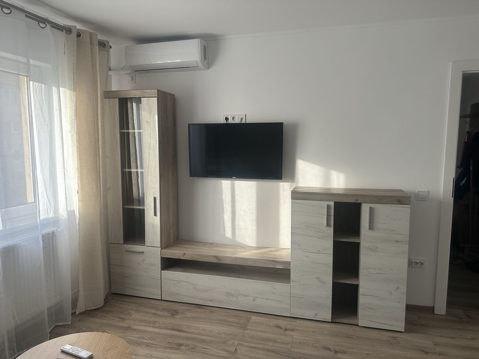 Apartament 3 camere de închiriat