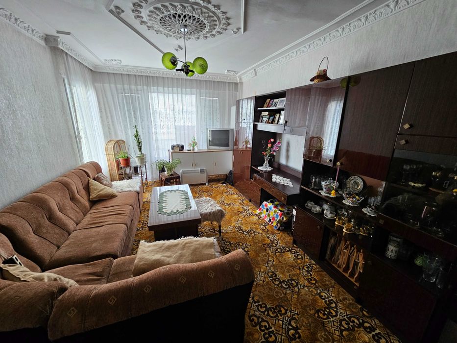 Продава се Двустаен апартамент в Разград, Орел - 72 кв.м за 886 €/кв.м - Снимка #1