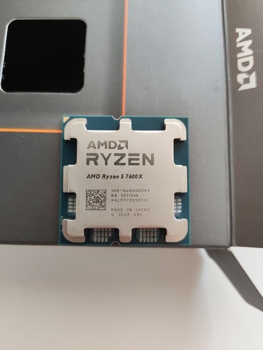Procesor AMD Ryzen 5 7600X, 4.7/5.3 GHz NOU!