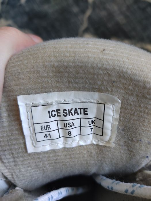 Продам фигурные коньки