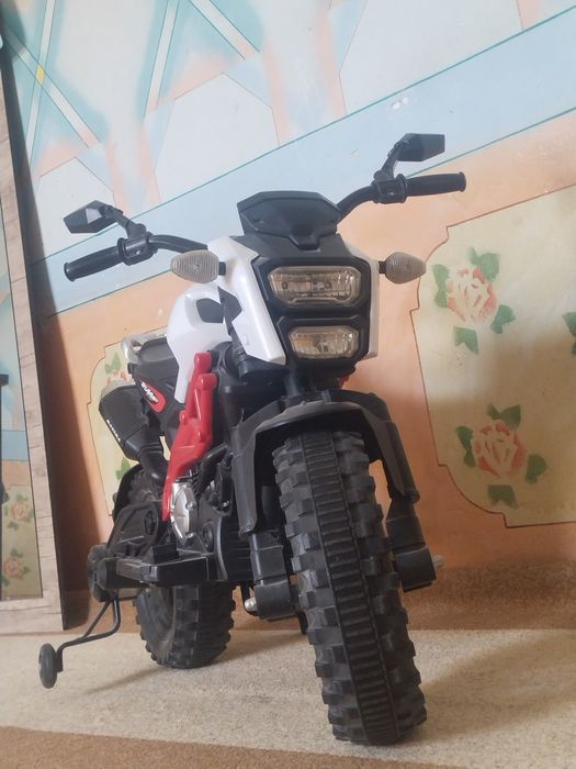 Bolalar mototsikli sotiladi