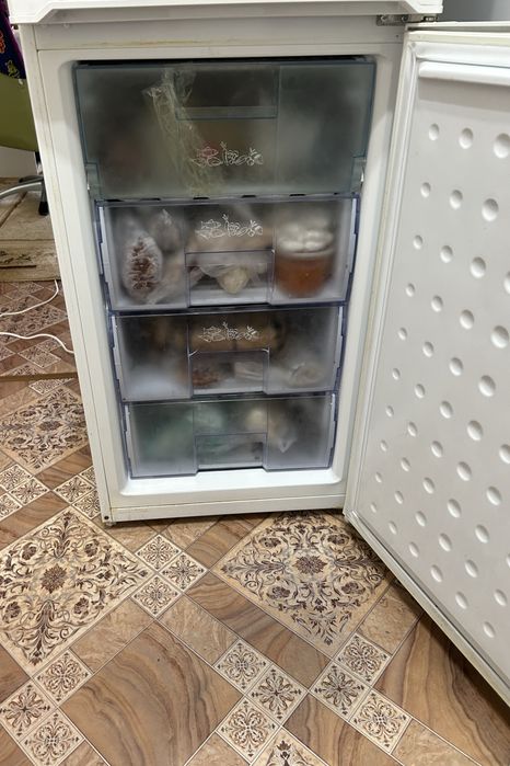 Холодильник и газовый плита