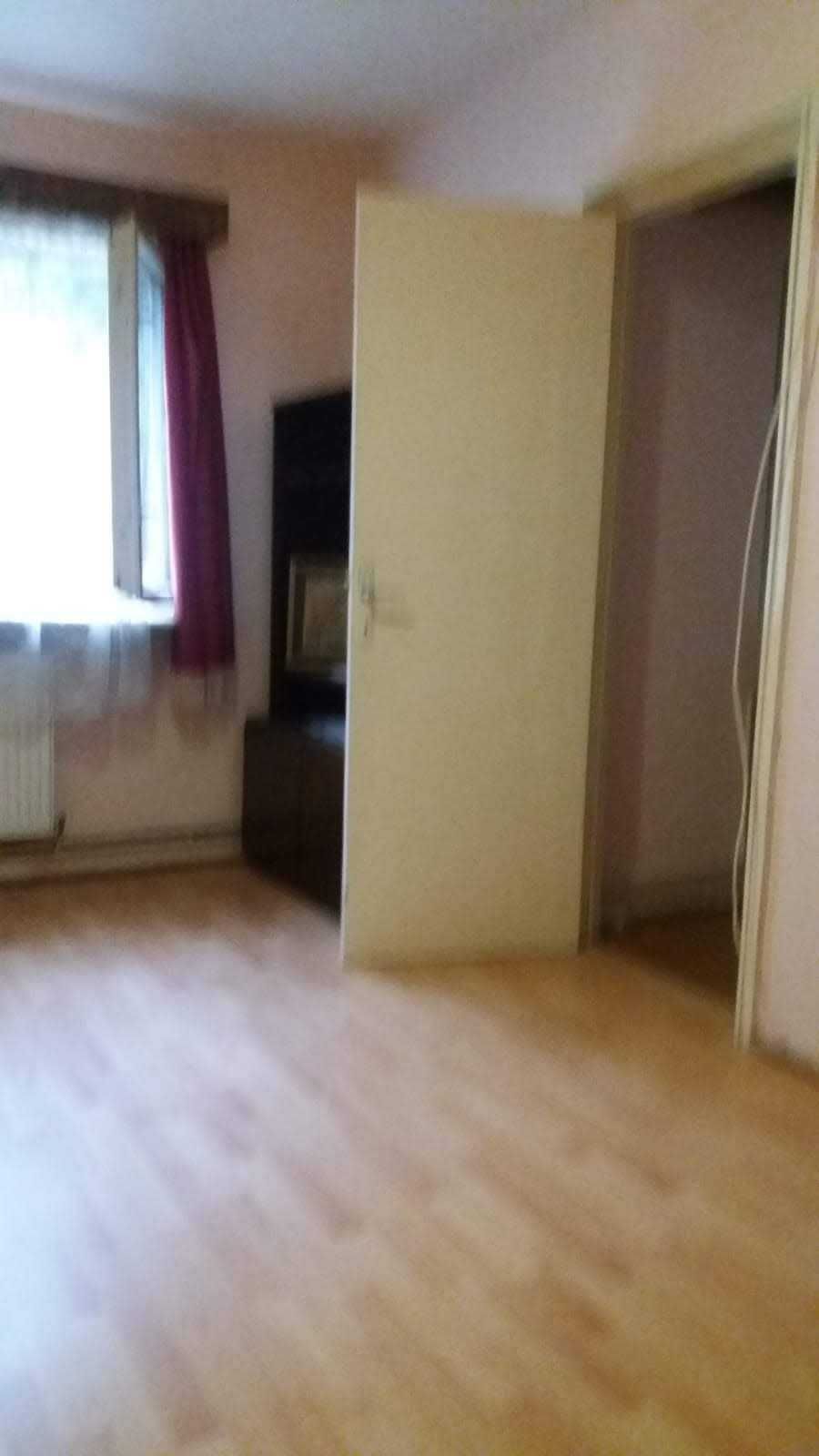 Dau In Chirie Apartament Cu Camere In Targu Mures Semicentral Moca