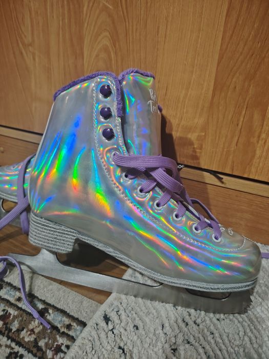 Продам Коньки женские