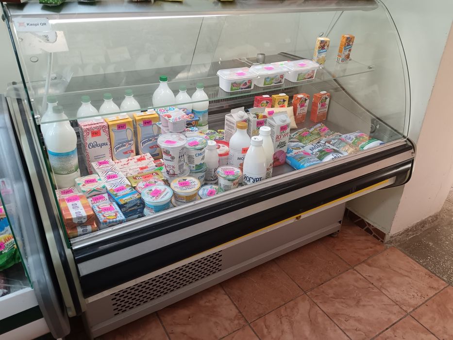 Продам витринный холодильник