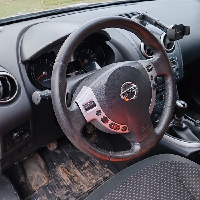 Nissan Qashqai j10 an 20084x4 la buton