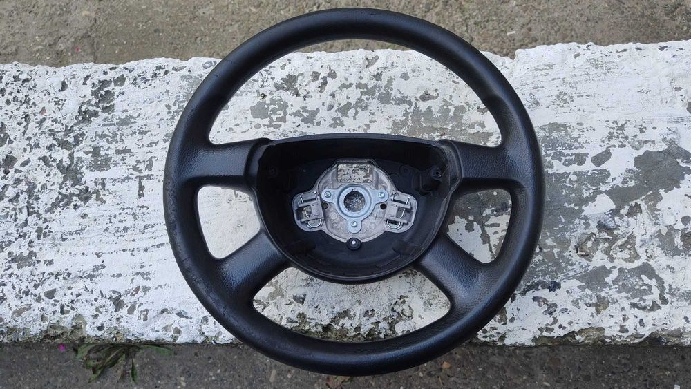 Volan Volkswagen  Passat B6 pret ..70 lei