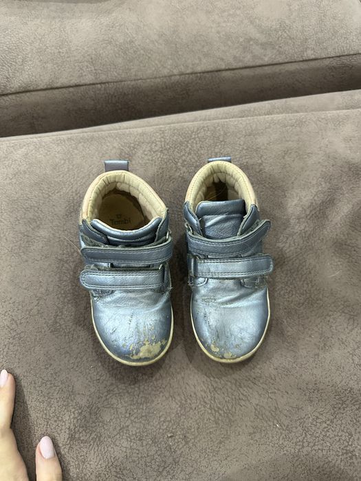 Кроссовки 26 размера