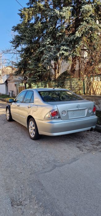 Lexus IS200 на части