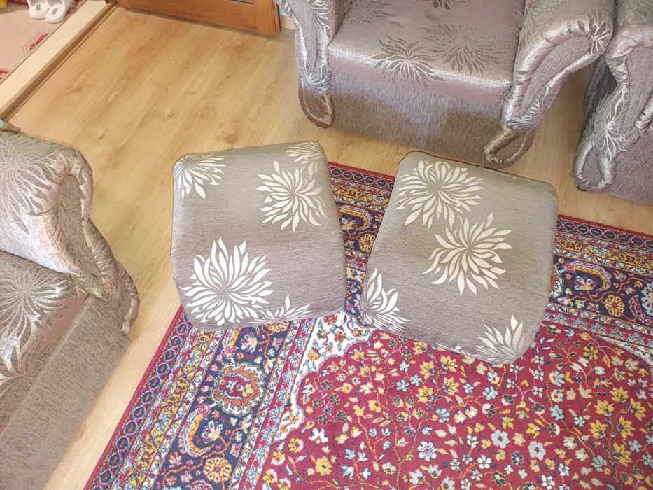 Продавам Холова гарнитура