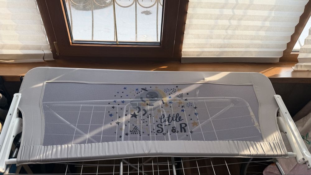 Продам защитный бортик на кровать