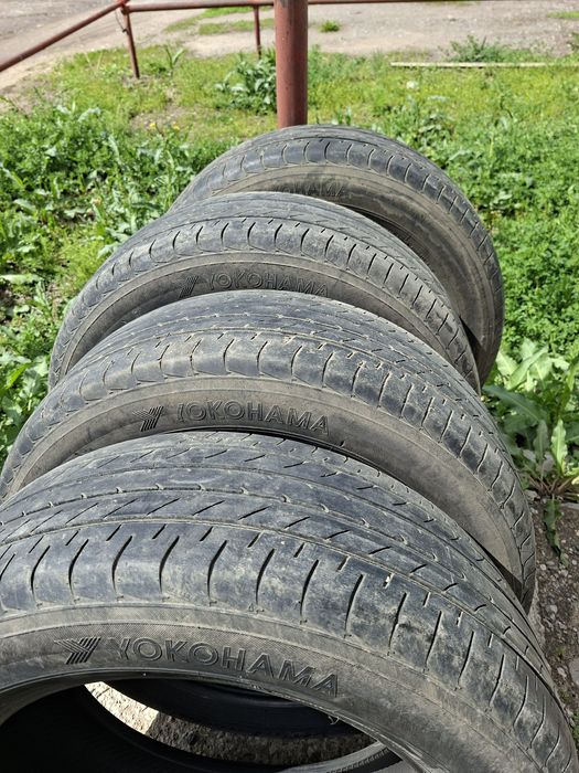 Продам шины 225/60/18 якохама