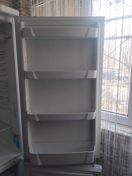 Холодильник индезит на запчасти