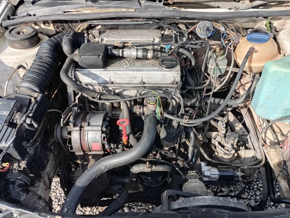 Продам Пассат универсал объём 2 куб.год 1992