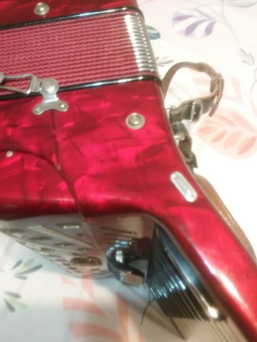 Acordeon Crucianelli cu 96 de basi