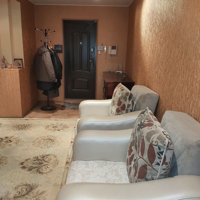 Продам квартиру 3 комнатную