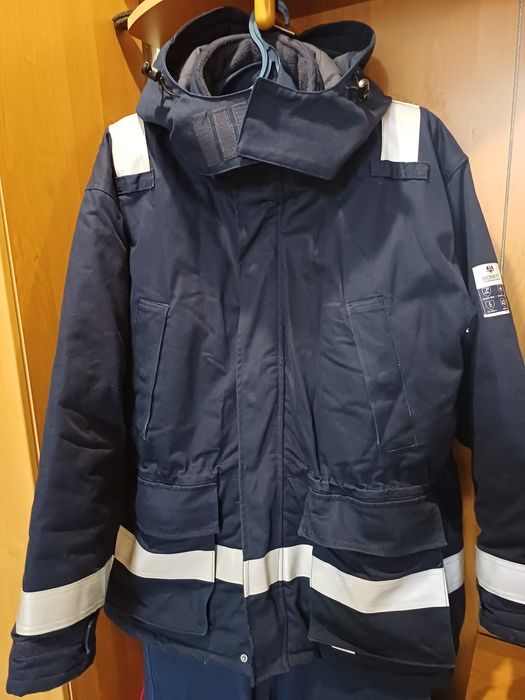 Продам спецодежду.