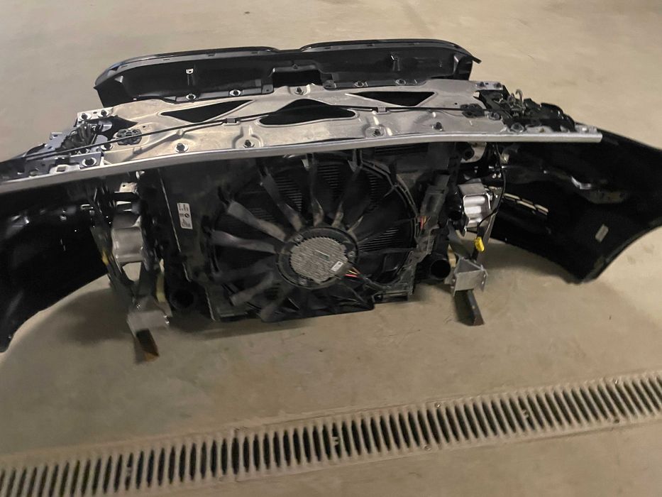предна броня и преден панел за BMW 7 G11 LCI M SPORT