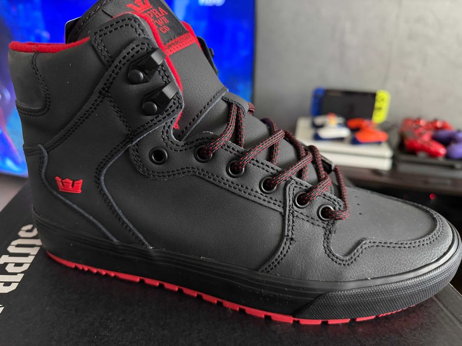 Supra Vaider CW нови мъжки кецове черно и червено