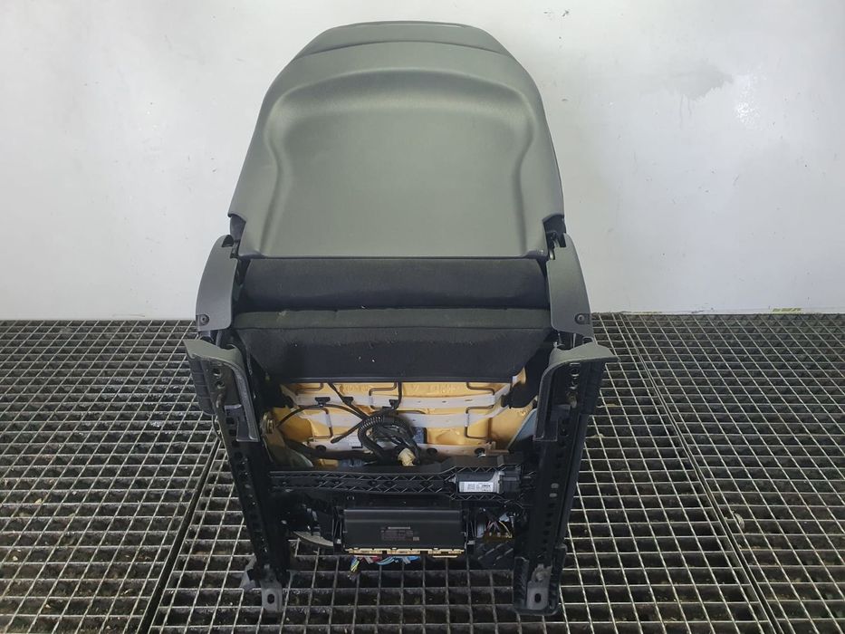 Scaun dreapta fata Mercedes Benz GLA-Class X156 (2013 - 2017) 2.2 cdi OM651.930